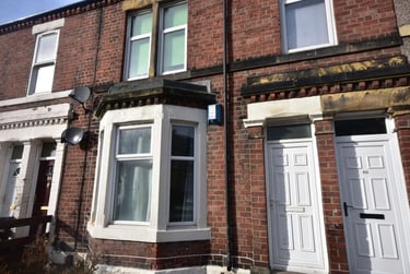 2 bed house, Mowbray Street, Jesmond Vale, Newcastle, NE65NL - Image 1